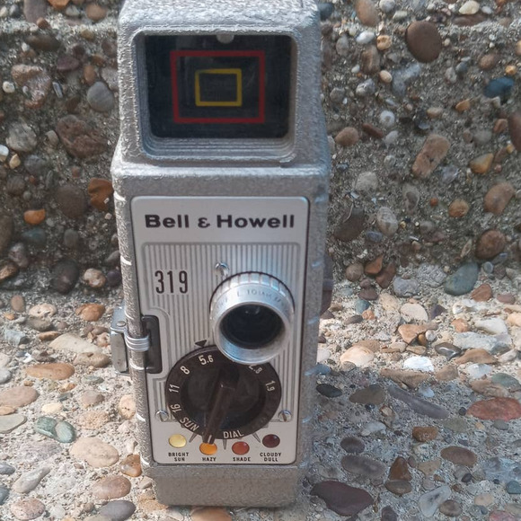 Vintage Bell & Howell 8mm Movie Camera Model 319